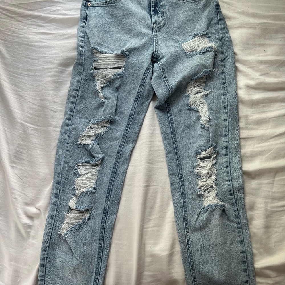 Ripped skinny jeans